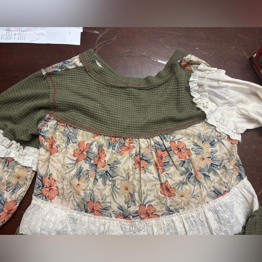Pol smt2813 olive green small hi low oversized tiered patchwork vintage blooms - Picture 6 of 7